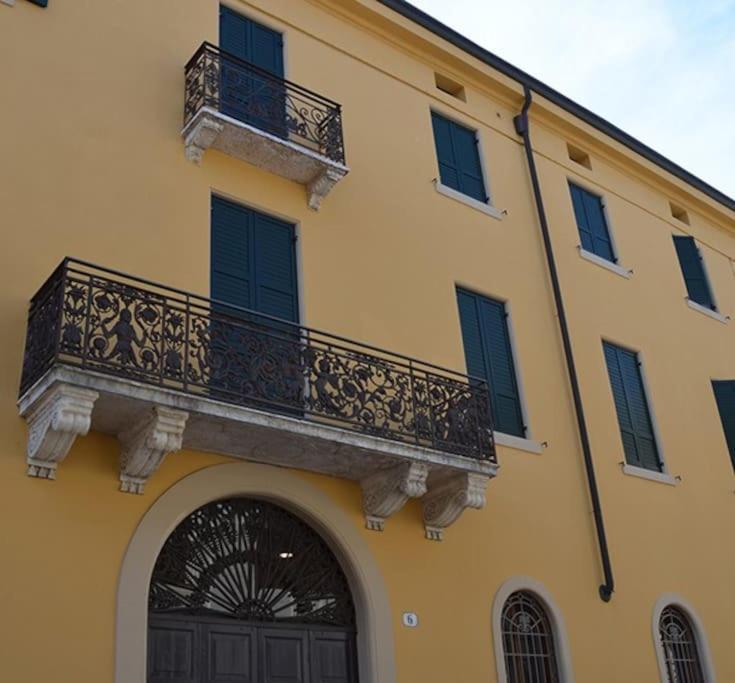 Queen Verona Luxury Apartment Exterior photo