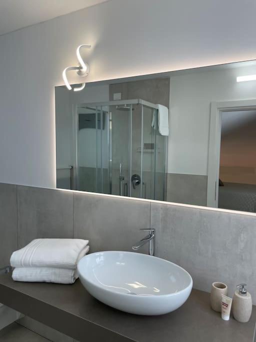 Queen Verona Luxury Apartment Exterior photo